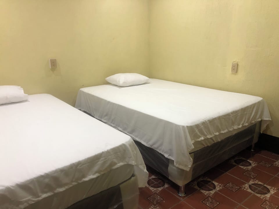 Classic Double Room, Lake View | WiFi (free)