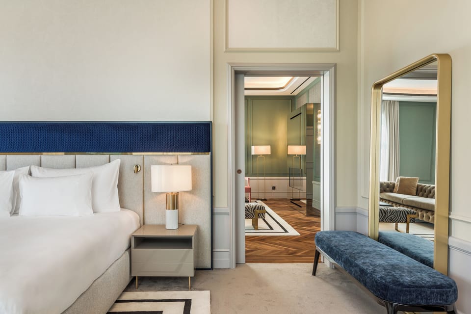 Suite Amoure / with Jacuzzi | Free minibar items, desk, blackout drapes, iron/ironing board