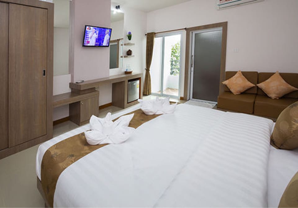 Standard Room / Double bed | Desk, rollaway beds, free WiFi