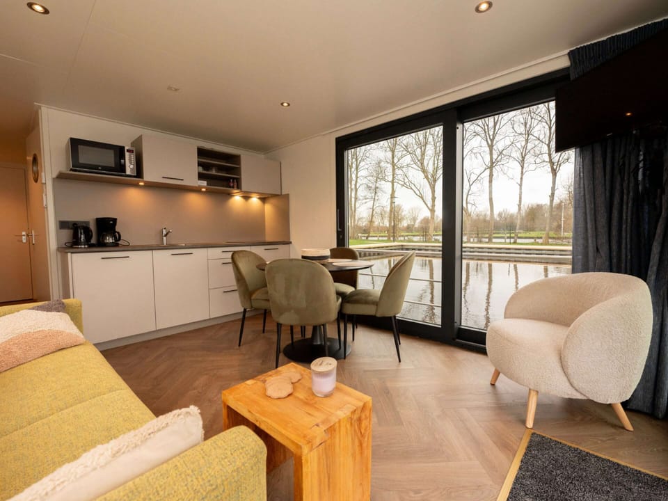 Mobile Home | Dining