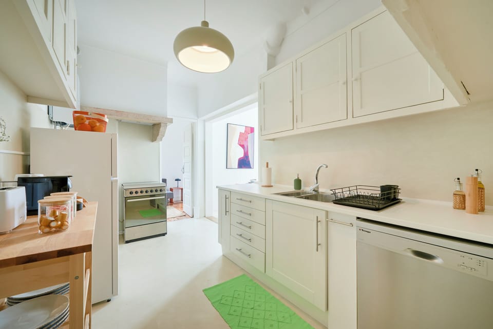 Apartment, 2 Bedrooms | Private kitchen | Fridge, microwave, oven, stovetop