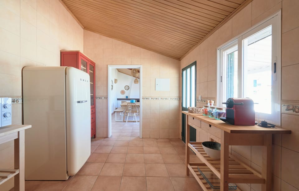 Villa, 4 Bedrooms | Private kitchen | Fridge, microwave, oven, stovetop