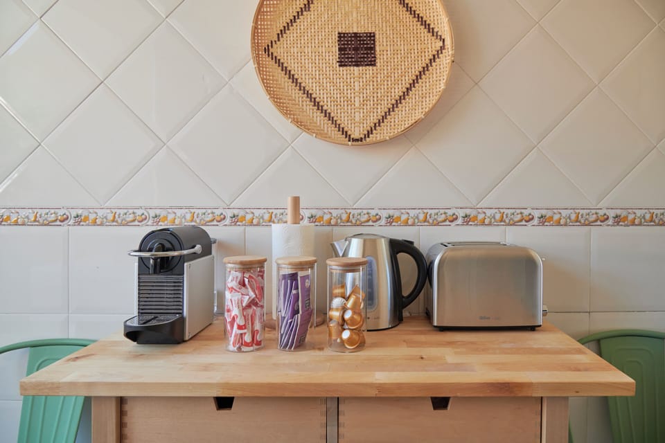 Apartment, 2 Bedrooms | Private kitchen | Fridge, microwave, oven, stovetop