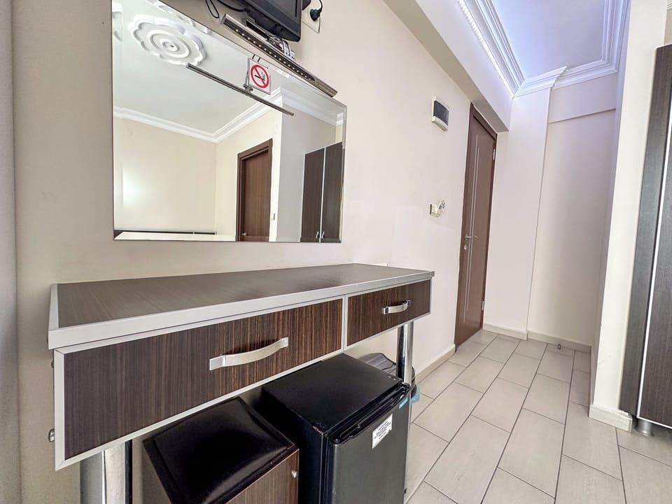 Double Room | Desk, WiFi (free)