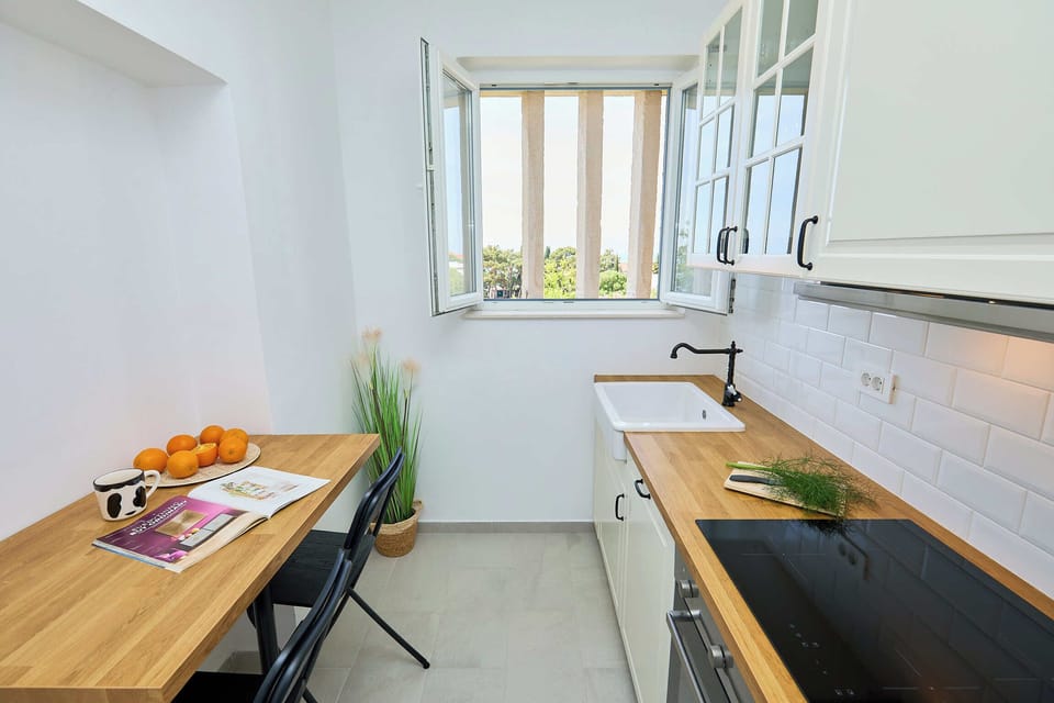 Apartment (1 Bedroom) | Private kitchen
