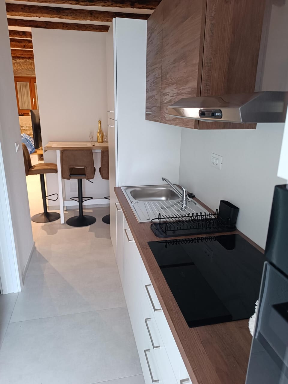 Apartment, Patio | Private kitchen | Fridge, oven, stovetop, dishwasher