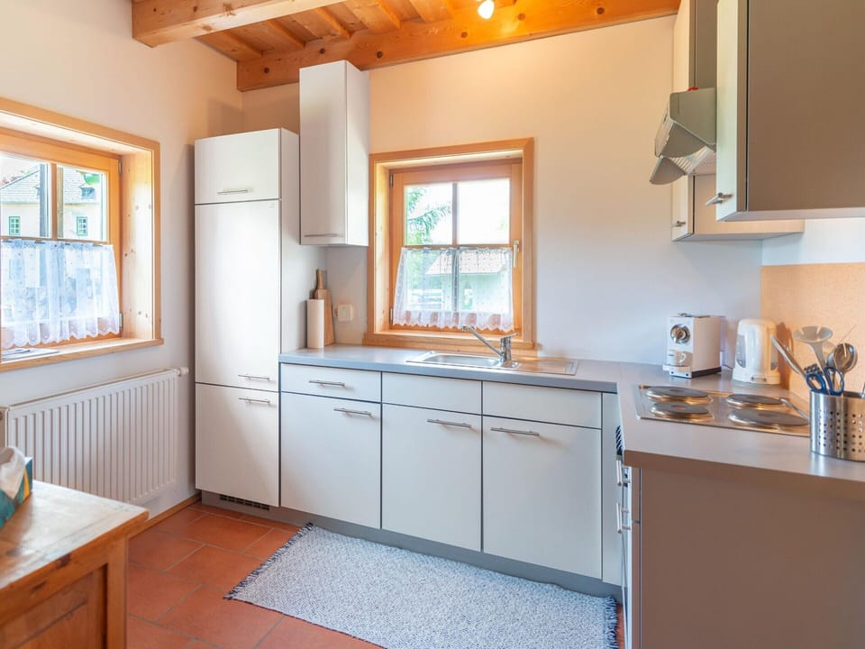House | Private kitchen | Stovetop, electric kettle