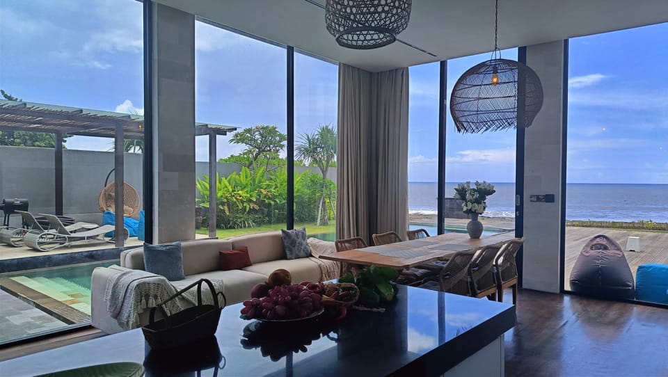 Beach/ocean view