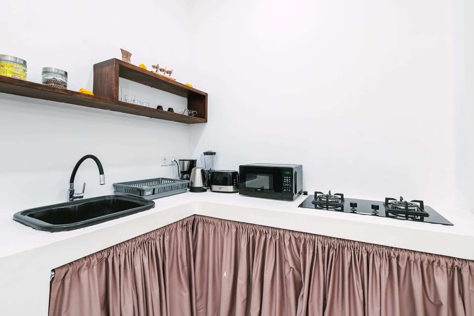 Basic Villa | Private kitchen | Fridge, microwave, stovetop, electric kettle