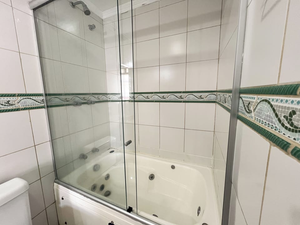 Premium Studio Suite | Bathroom | Hair dryer, bidet, towels, soap