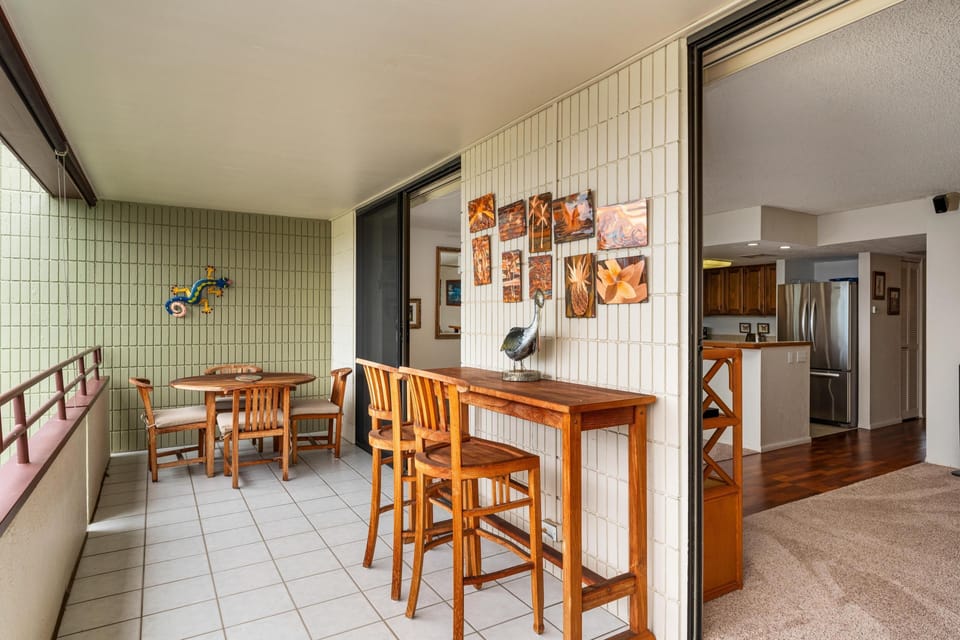 Condo, 2 Bedrooms | Dining