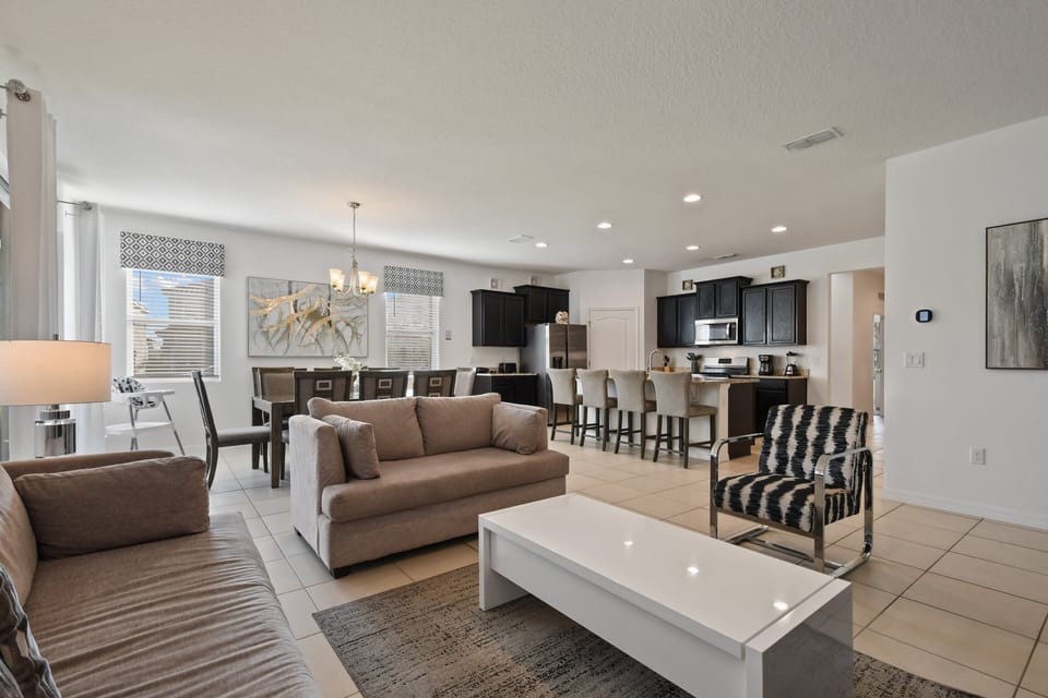 House, Multiple Beds, Pool Access, Pool View (6049BOD Solterra) | Living area