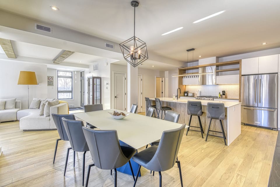 Premium Condo | In-room dining