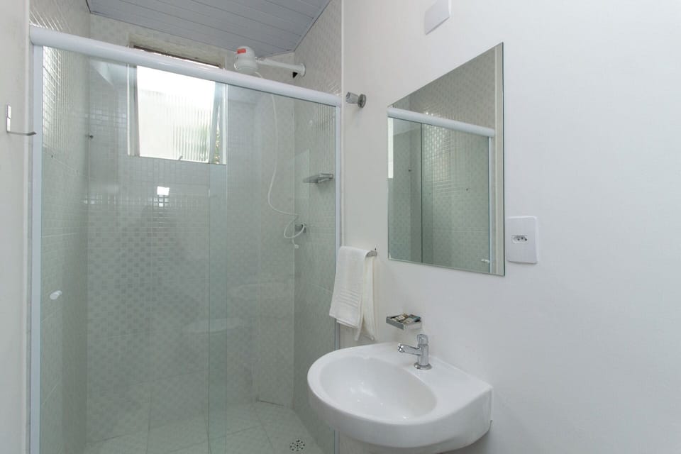 Basic Triple Room | Bathroom