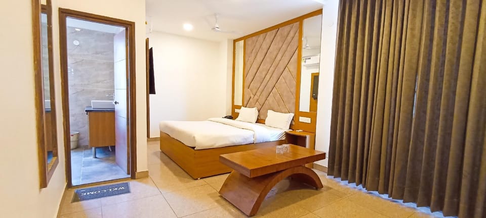 Deluxe Room | Soundproofing, free WiFi, bed sheets