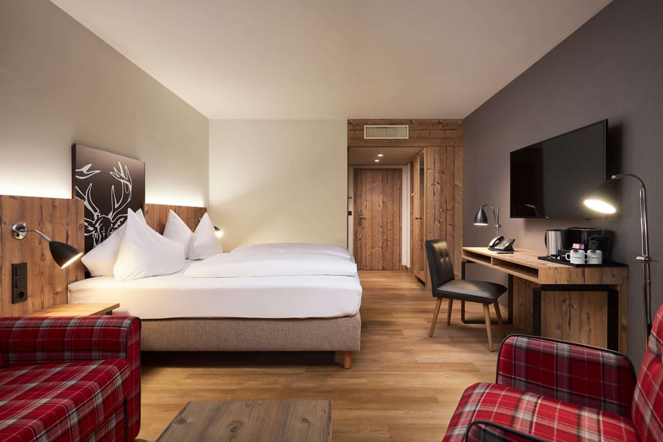 Superior Double Room | Hypo-allergenic bedding, free minibar, in-room safe, desk