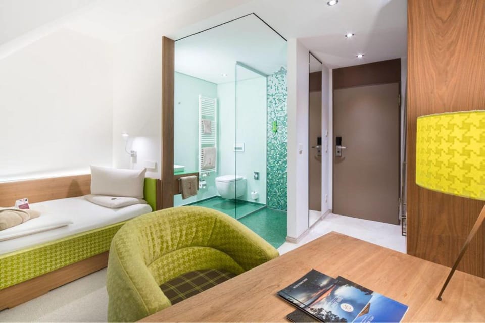 Standard Single Room | Hypo-allergenic bedding, in-room safe, blackout drapes, soundproofing