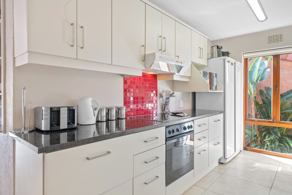 Classic Villa, 3 Bedrooms, Golf View | Private kitchen