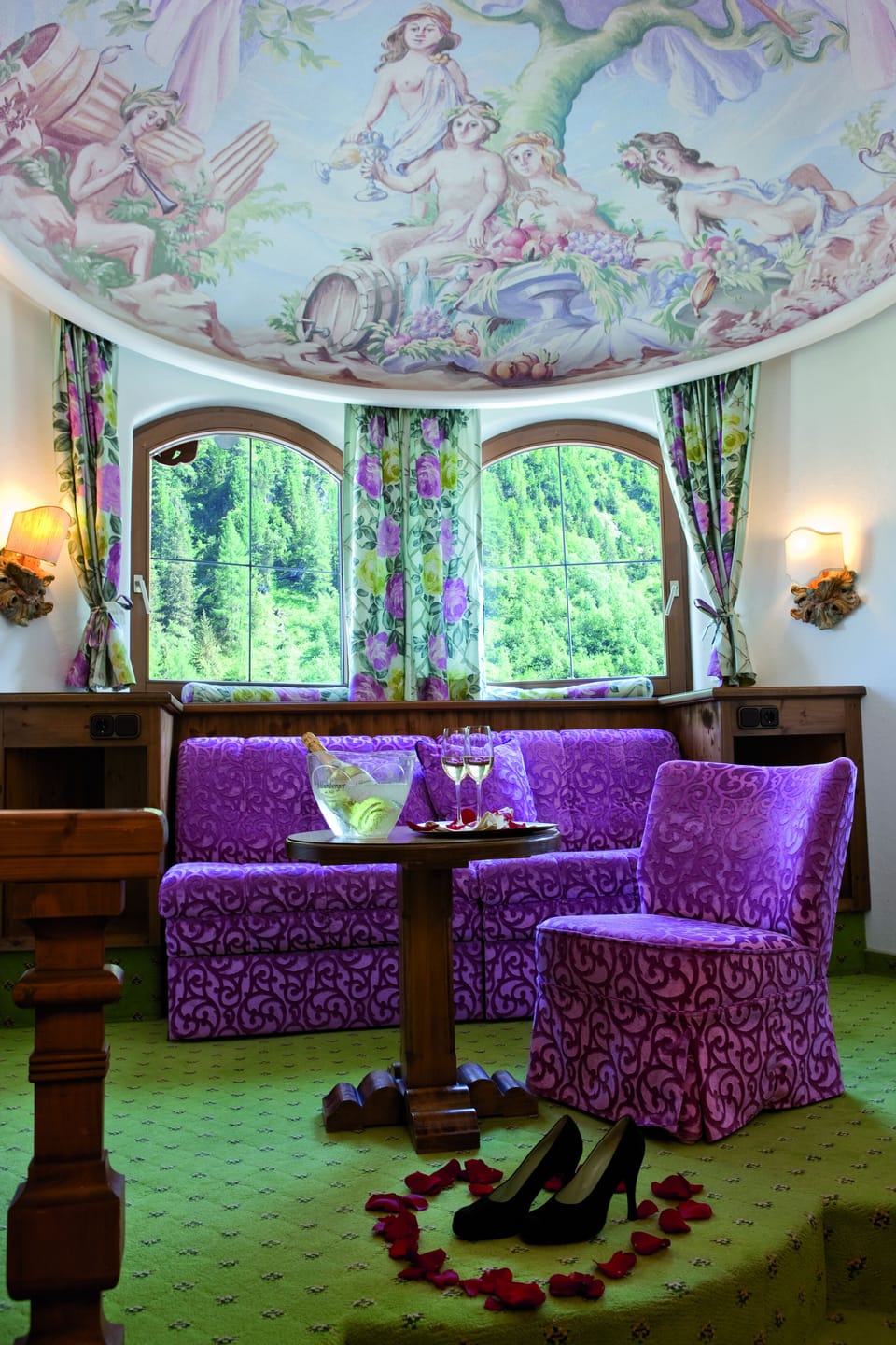 Romantic Room (Kuschelsuite) | Premium bedding, minibar, in-room safe, individually furnished