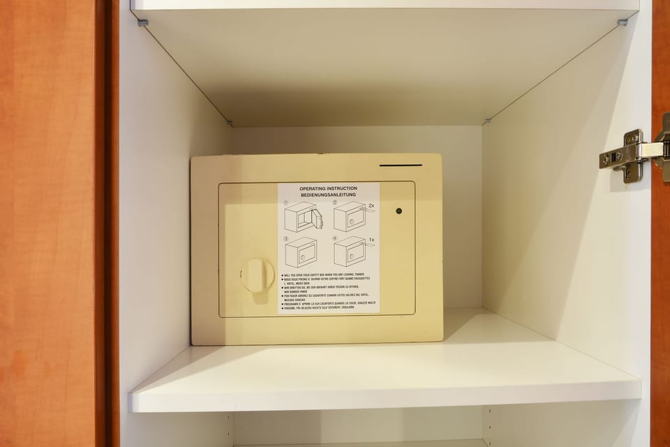 Standard Single Room | Safe