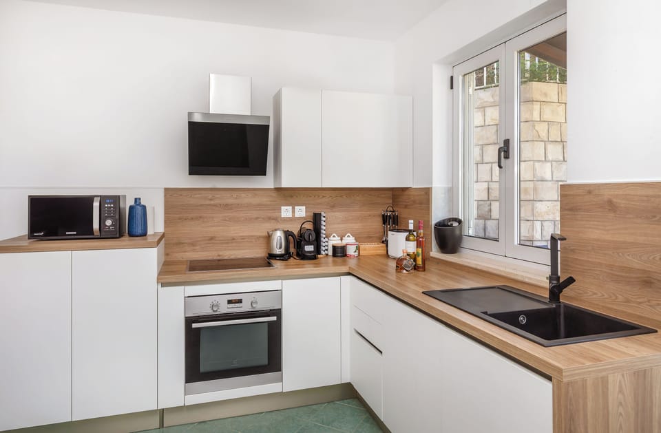 Fridge, oven, dishwasher, electric kettle