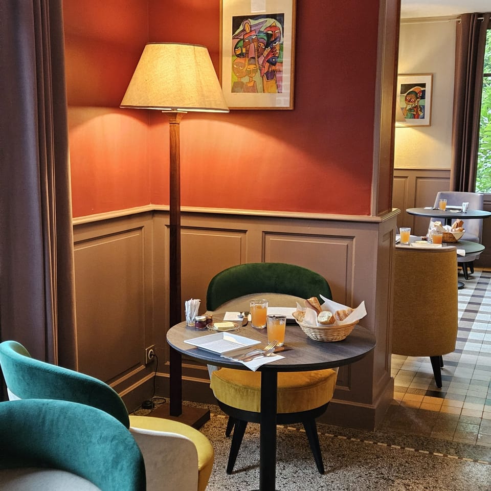 Daily buffet breakfast (EUR 15 per person)