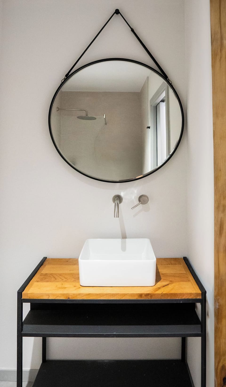 Comfort Double Room | Bathroom | Shower, rainfall showerhead, heated floors, towels