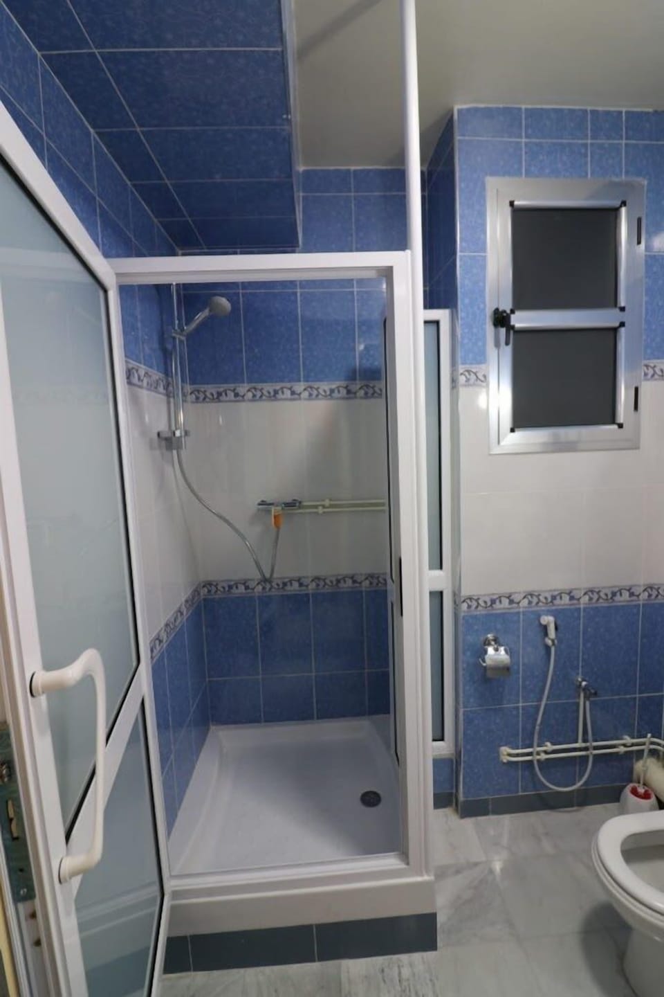Double or Twin Room | Bathroom | Free toiletries, towels, soap, shampoo
