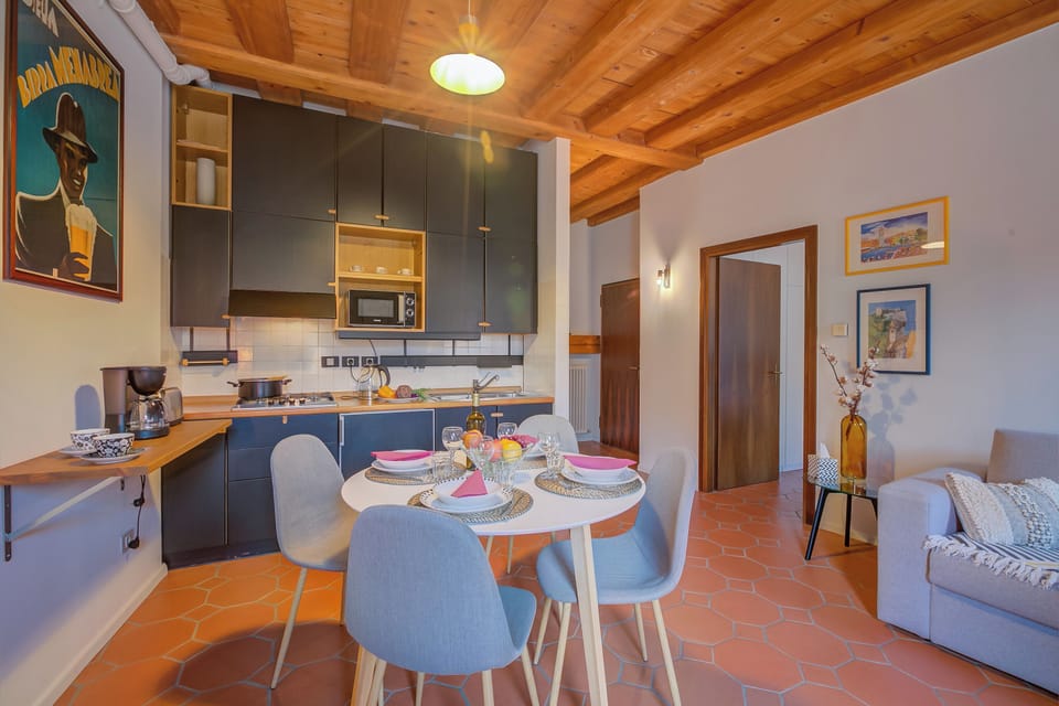 Family Apartment, Multiple Bedrooms (Casa Francesca) | Dining