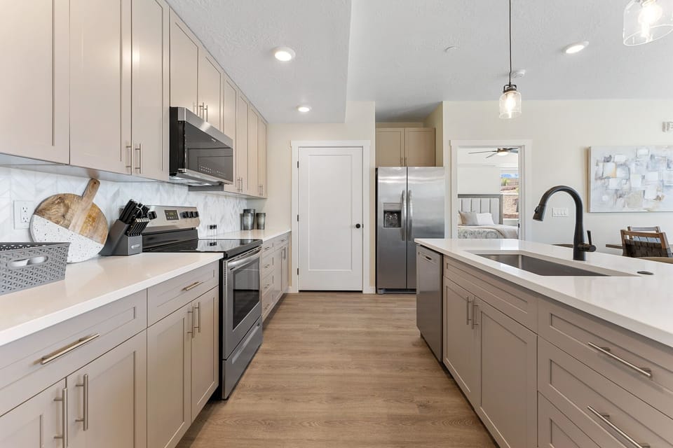 Condo, 2 Bedrooms | Private kitchen | Fridge, oven, coffee/tea maker, electric kettle
