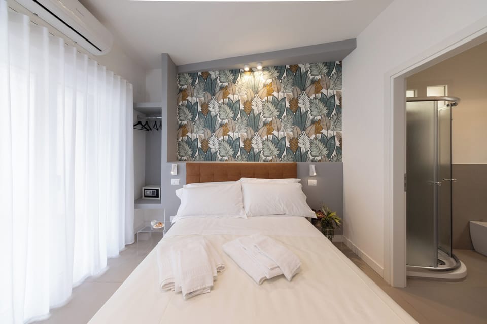 In-room safe, free WiFi