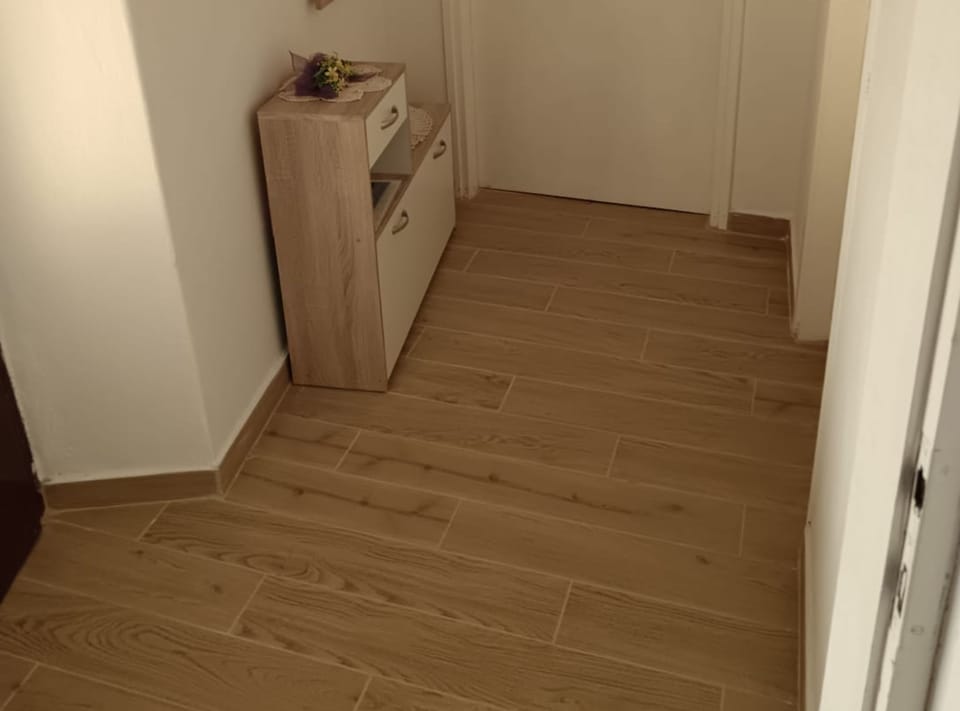 House (Three Bedroom Holiday Home with Terra) | Bathroom | Bathtub, towels