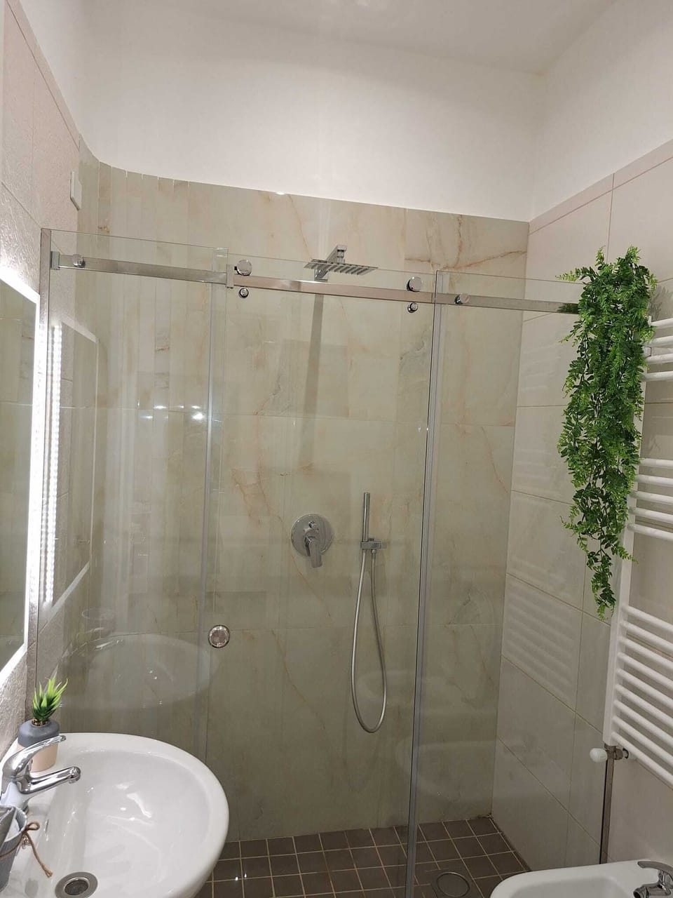 Comfort Double Room | Bathroom | Slippers, bidet, soap, toilet paper