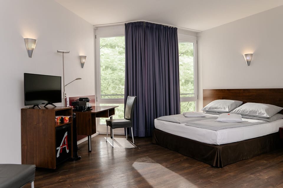 Comfort Double Room | Minibar, desk, iron/ironing board, free WiFi