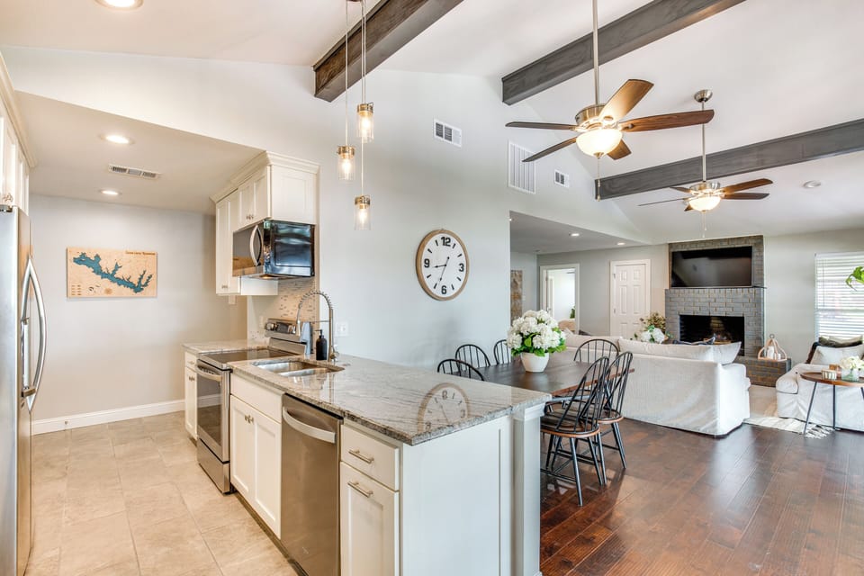House (3 Bedrooms) | Interior