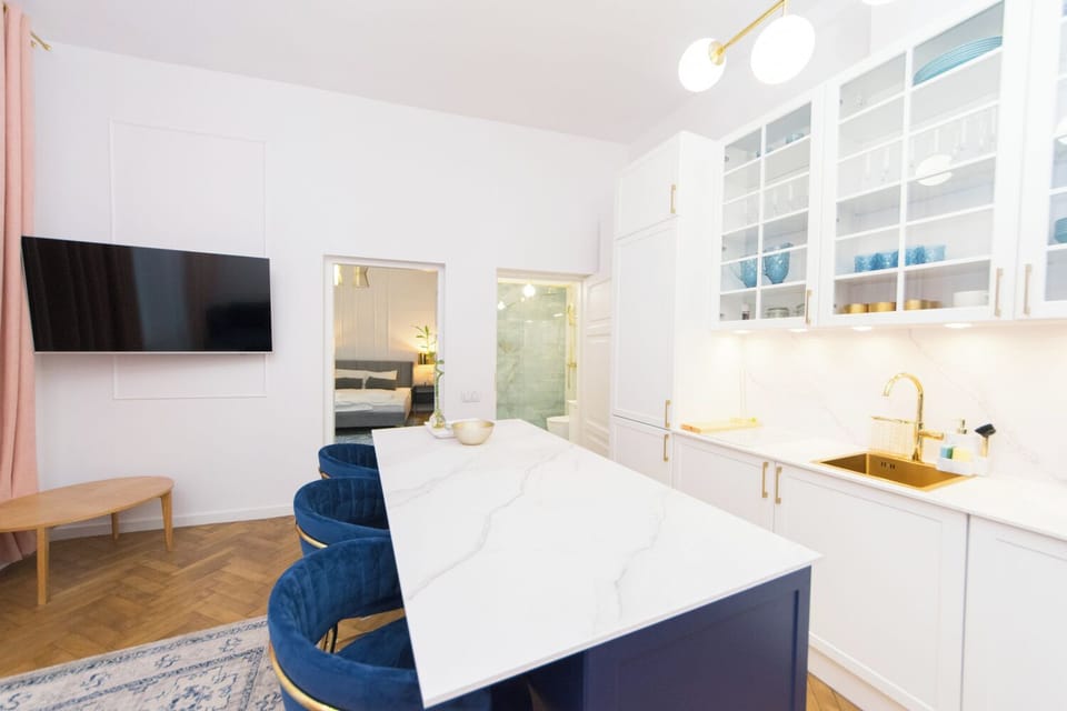 City Apartment | 1 bedroom, desk, WiFi (free)