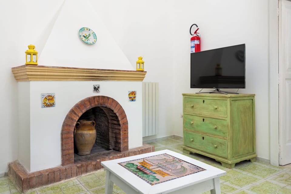 Panoramic Townhome, Sea View | Television