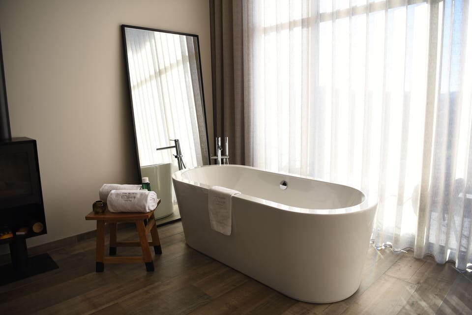 Deluxe Double Room, 1 King Bed | Individually decorated, individually furnished, desk, blackout drapes