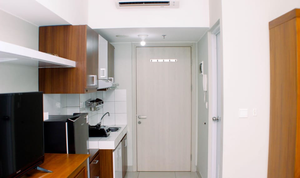 Studio | Private kitchen | Fridge, stovetop, electric kettle, rice cooker