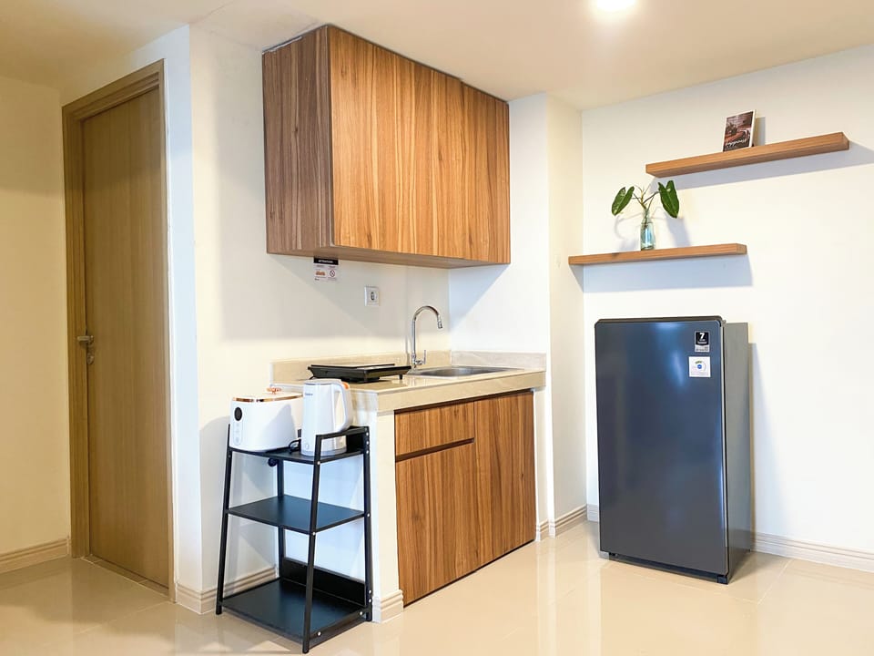 Apartment | Private kitchen | Fridge, stovetop, rice cooker