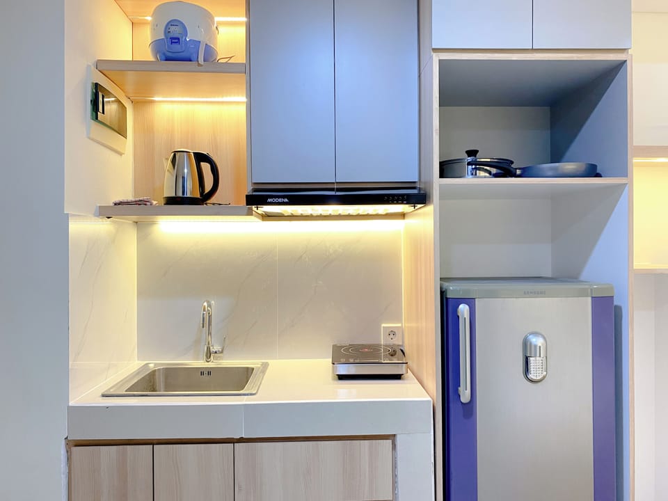 Studio | Private kitchen | Fridge, stovetop, electric kettle