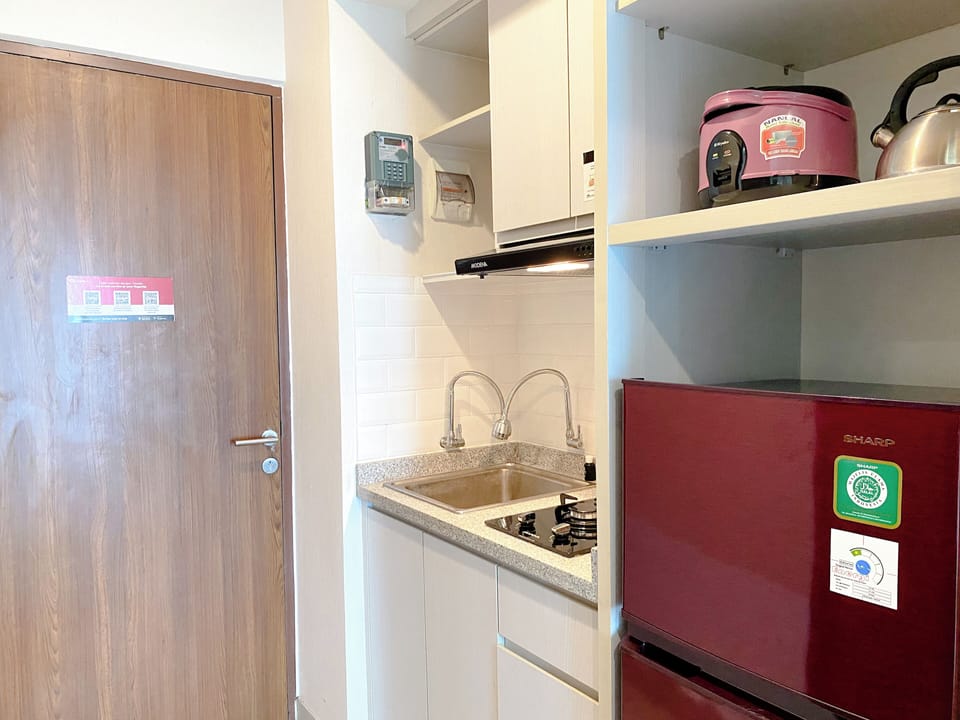 Studio | Private kitchen | Fridge, stovetop