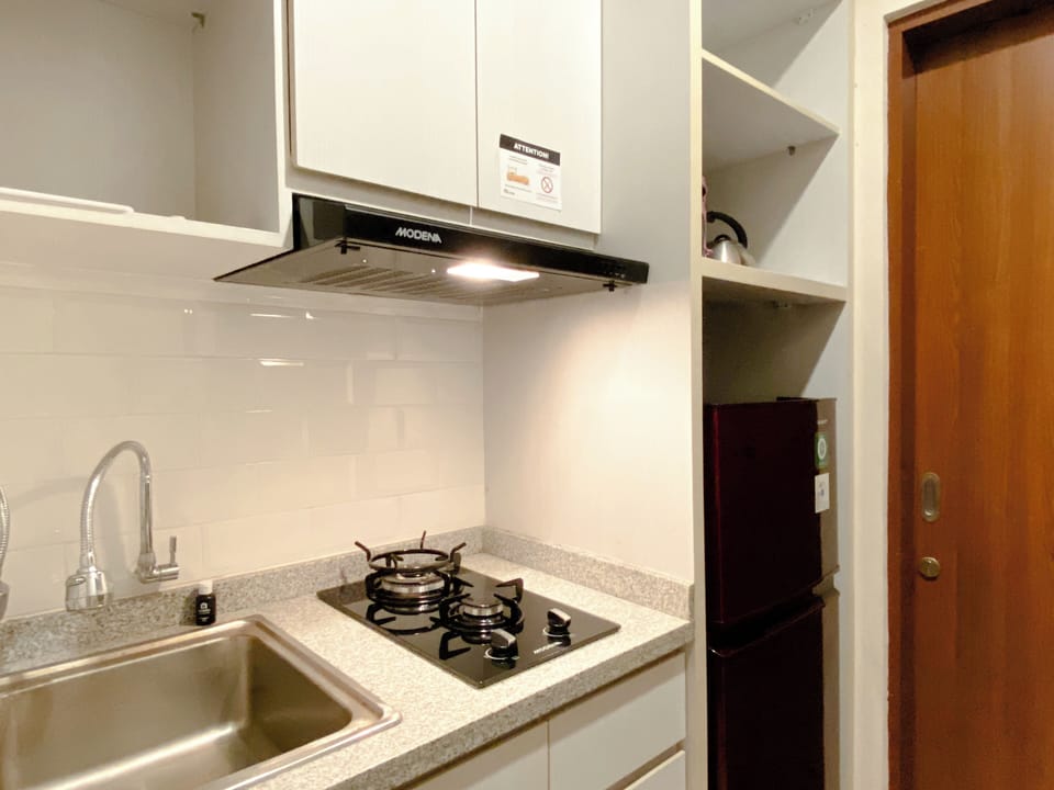 Studio | Private kitchen | Fridge, stovetop