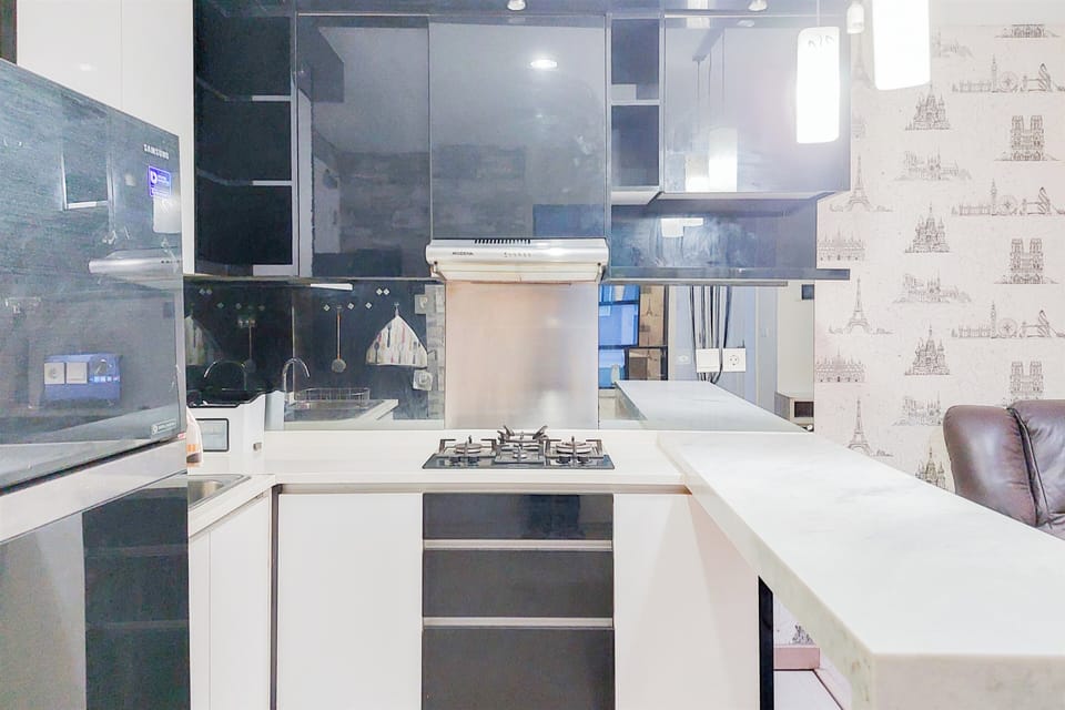 Apartment | Private kitchen | Full-size fridge, stovetop, electric kettle