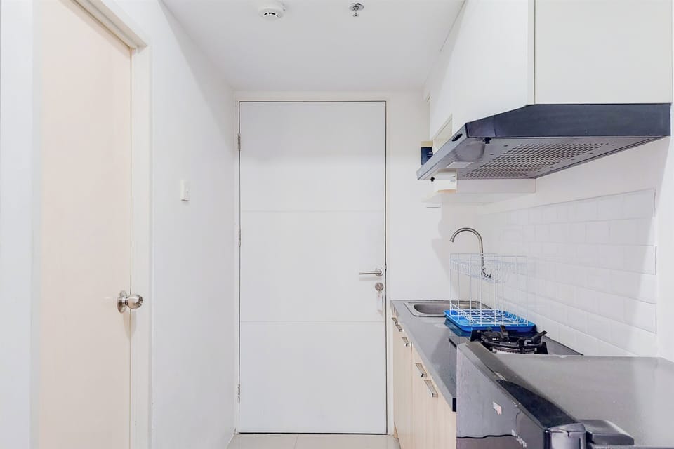 Studio | Private kitchen | Full-size fridge, stovetop, electric kettle