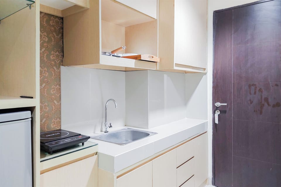 Studio | Private kitchen | Full-size fridge, stovetop, electric kettle