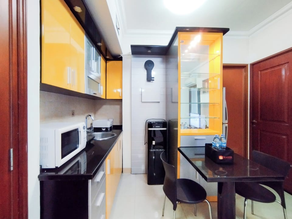Apartment | Private kitchen | Full-size fridge, microwave, stovetop, electric kettle