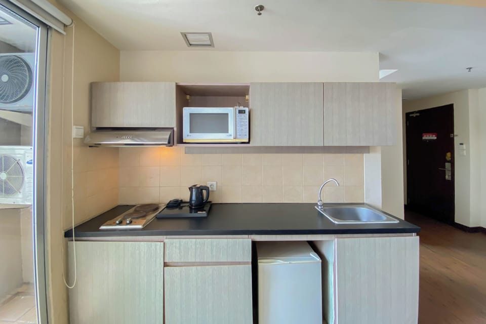 Studio | Private kitchen | Microwave, stovetop, electric kettle