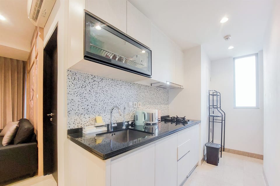 Apartment | Private kitchen | Full-size fridge, stovetop