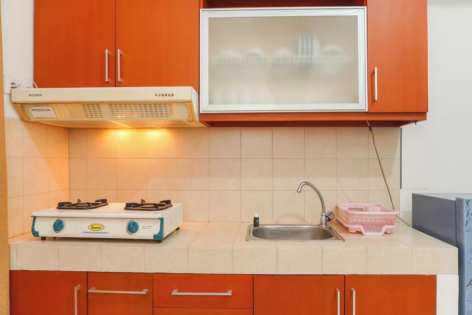 Apartment | Private kitchen | Full-size fridge, stovetop, electric kettle